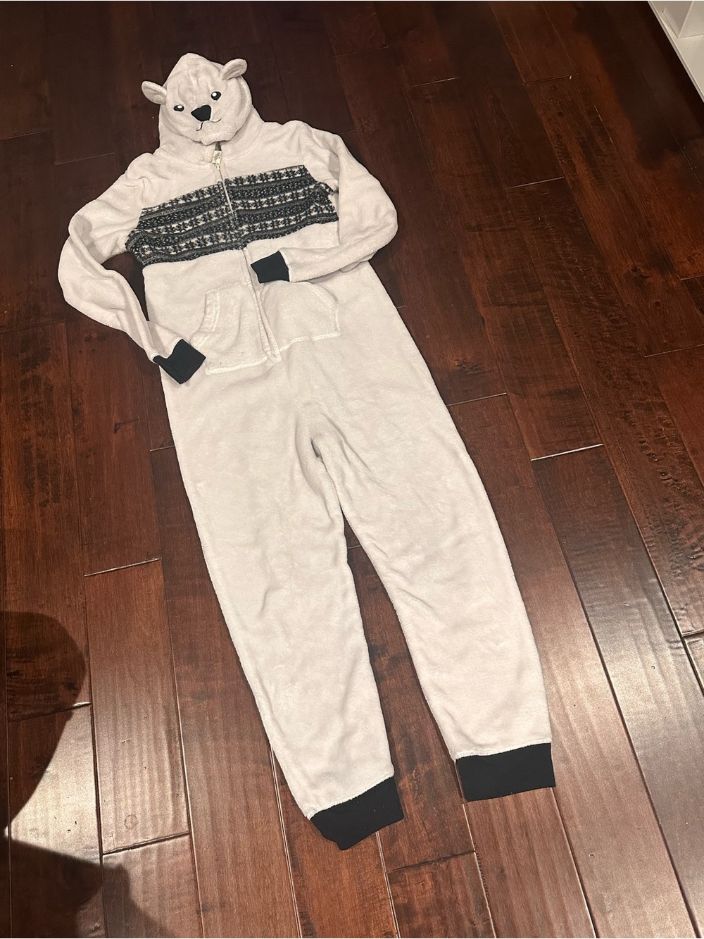 SO Plush Bear-Hood Onesie in Black and off white Size M